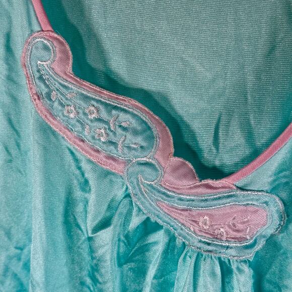 Set 2 VTG JCPenney Women's Medium Satin Pajama Tops Blouses 1960s 1970s Sleep - Picture 12 of 12